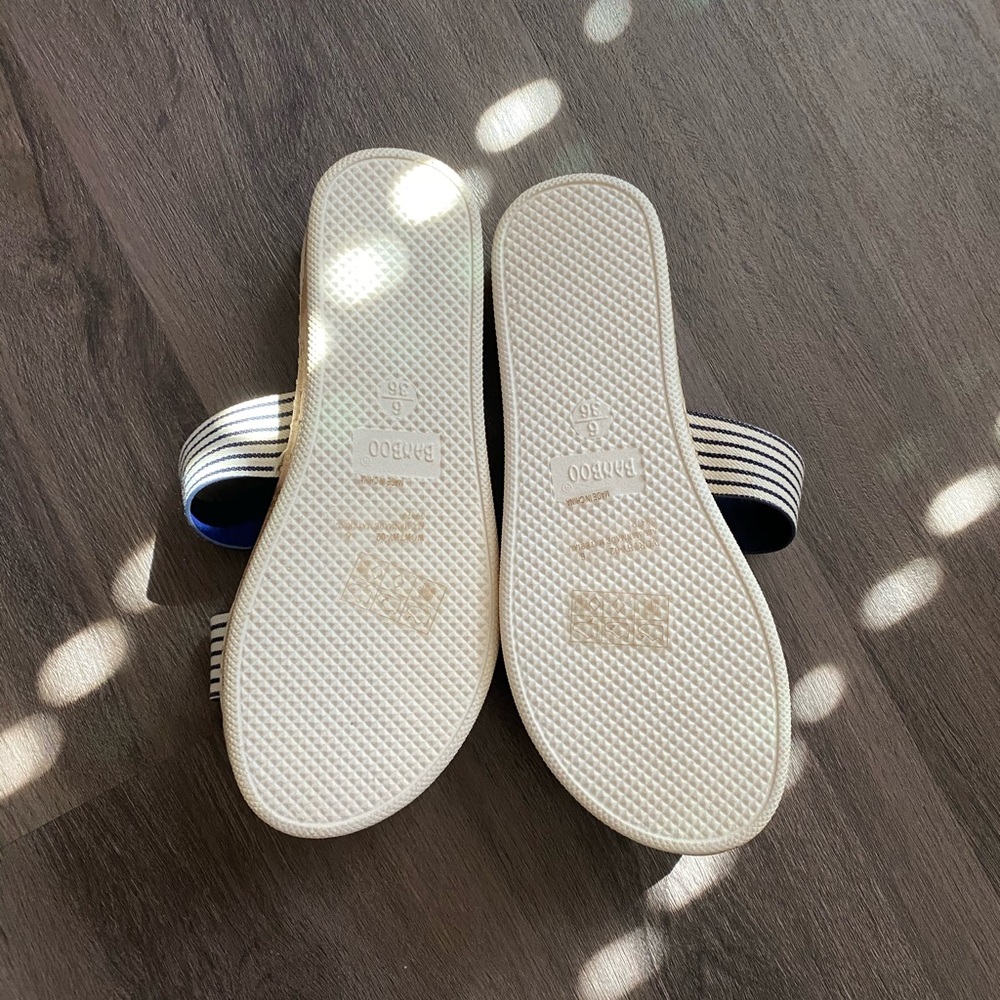 Sandals - Picture 3 of 3